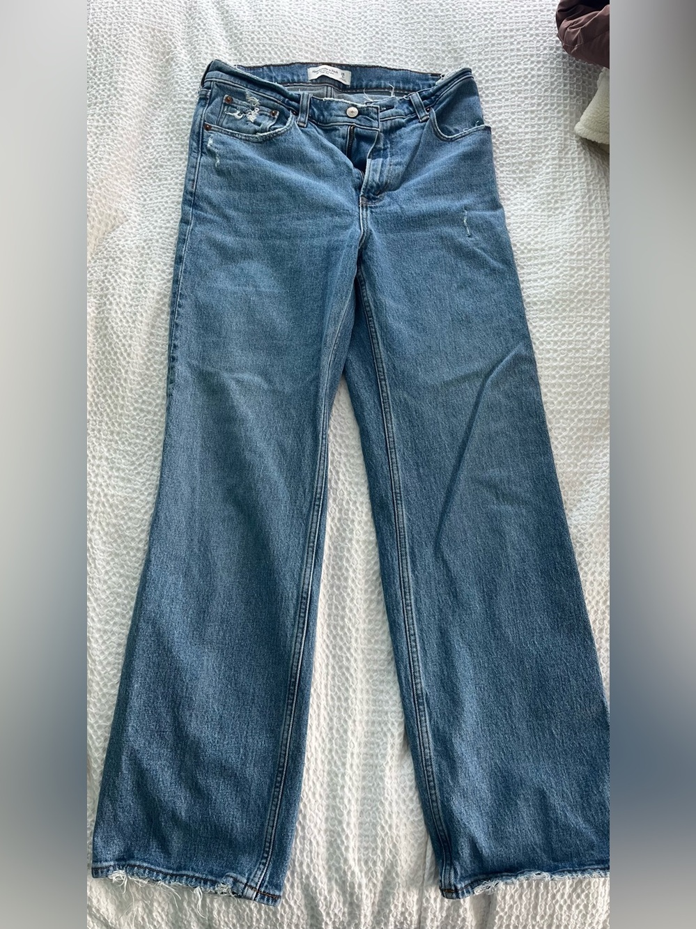 Abercrombie & Fitch 90s Relaxed Fit High Rise Jeans - Picture 2 of 4